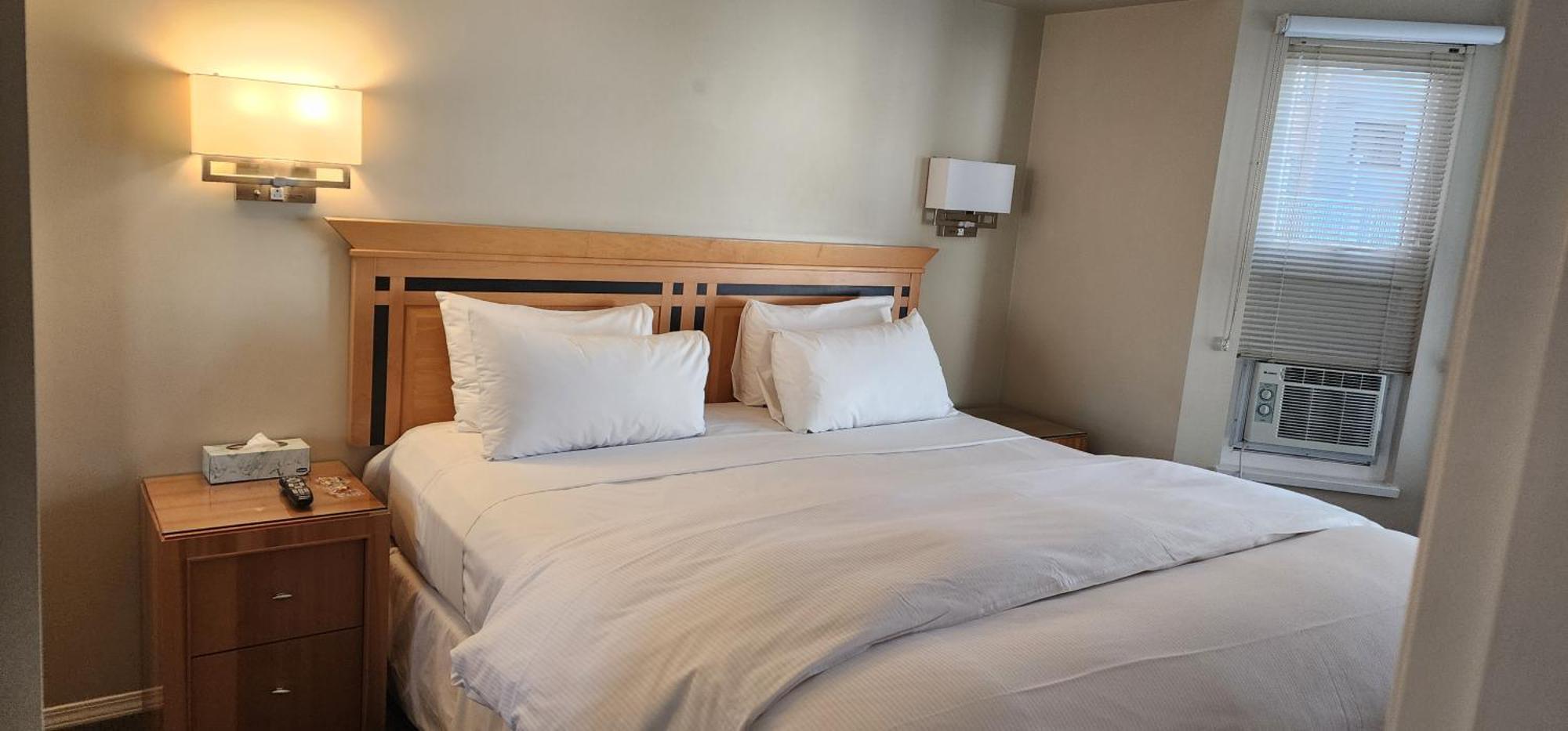 Times Square Suites Hotel Vancouver Exteriör bild