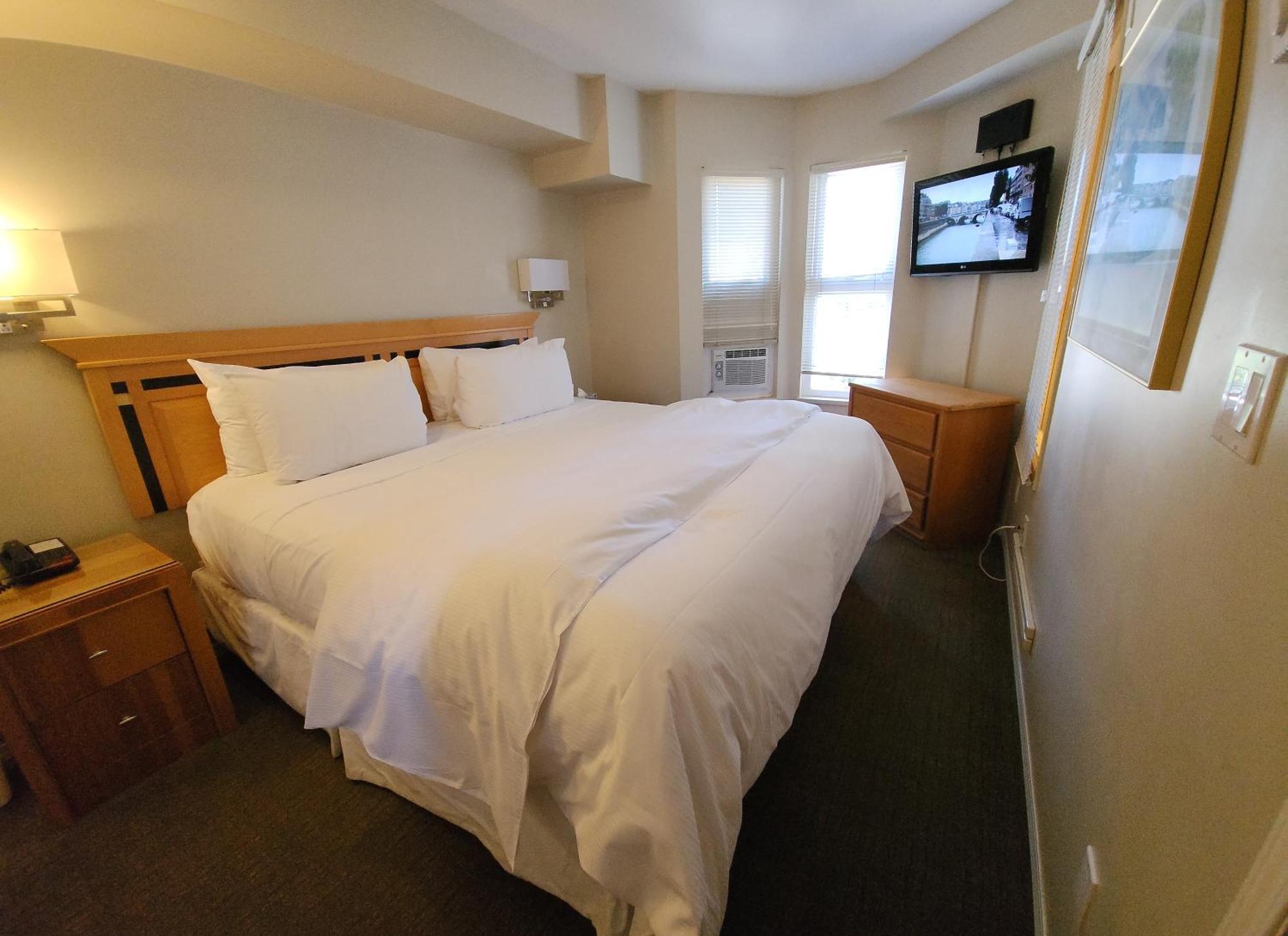 Times Square Suites Hotel Vancouver Exteriör bild