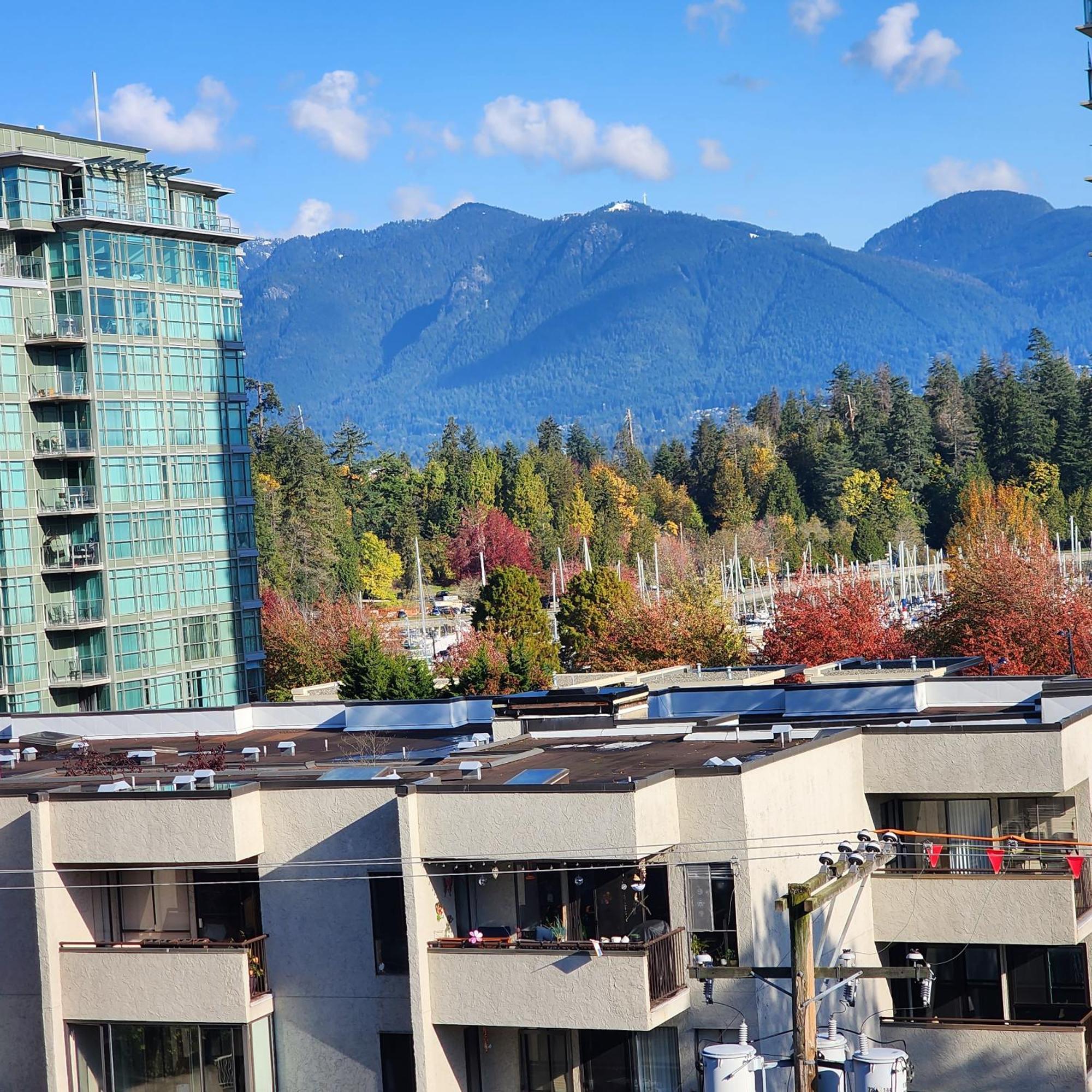 Times Square Suites Hotel Vancouver Exteriör bild
